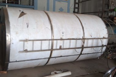 Stainless Steel Vertical Pressure Vessel Tank, Capacity : 100 Liter To 100, 000 Liter