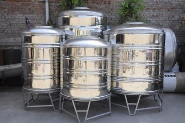 Stainless Steel Water Storage Tank, Capacity : 000 Liter