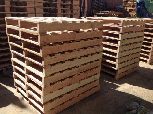 Industrial Pinewood Pallet, Capacity : 1400 Kg