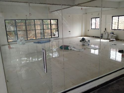 Transparent Polished Glass Partition, For Hotel, Mall, Office, Commercial, Feature : Fine Finishing