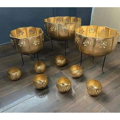 Round Coated Decorative Metal Urli Set, For Decoration Purpose, Size : 10-20 Inches