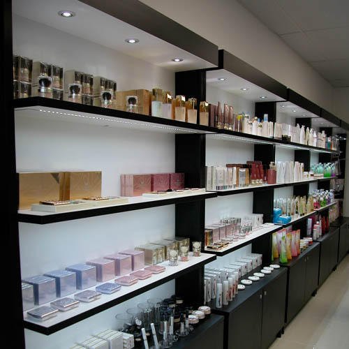 Polished Wooden Cosmetic Shop Rack, For Display, Promotion