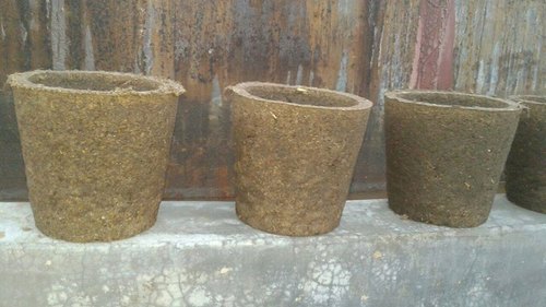 Plain Polished Cow Dung Planter, Feature : Long Life, Rust Proof