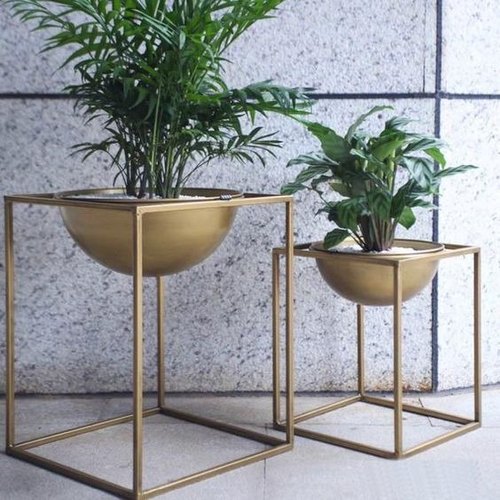 Round Brass Decorative Metal Planter, For Decoration, Size : 18x24 Inch