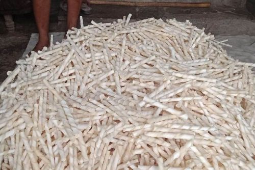 Rawhide White Chew Sticks, Packaging Type : Plastic Bag