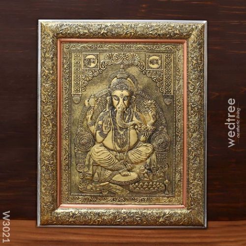 Wall hanging, Width : 18 inch.