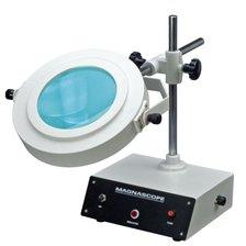 Yontro Illuminated Magnifier