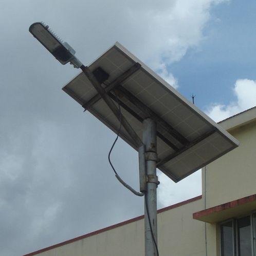 100 Watt LED Solar Street Light With Tubular Battery