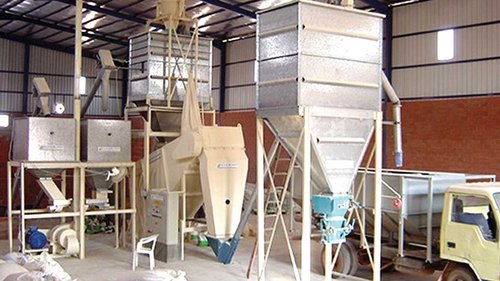 Prominent Vision Animal Feed Making Machine