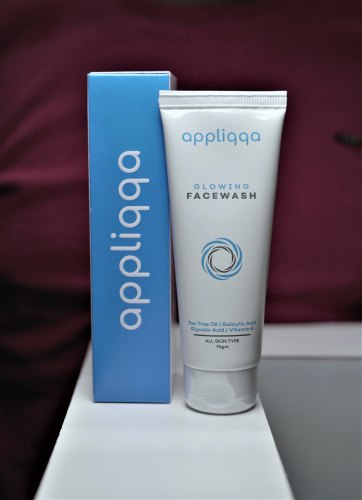 Appliqqa Glowing Face Wash, Packaging Type : Plastic Tube