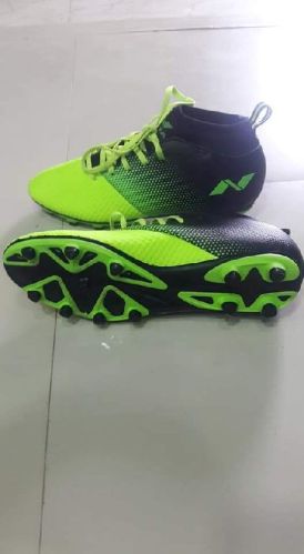 Checked 100-200gm Canvas Football Shoes, Outsole Material : EVA, Rubber, Upper Mash