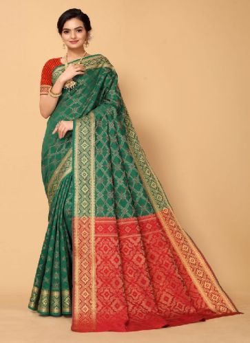 Printed Silk Blend Saree, Occasion : Casual