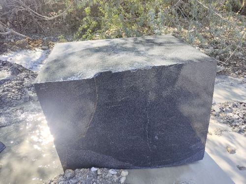 Square Polished Solid Black Quartz Block, For Kitchen Top, Staircase, Size : 48x29x32