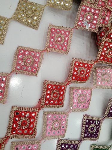 Butta And Designer Lace, For Latkan ., Length : 9 Mtrs