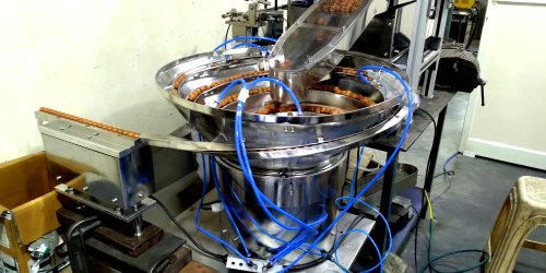 Polished Stainless Steel Rubber Stopper Bowl Feeder, For Industrial, Certification : ISI Certified