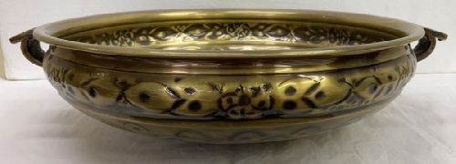 Round Polished Brass Urli Wash Basin, For Home, Hotel, Office, Style : Modern