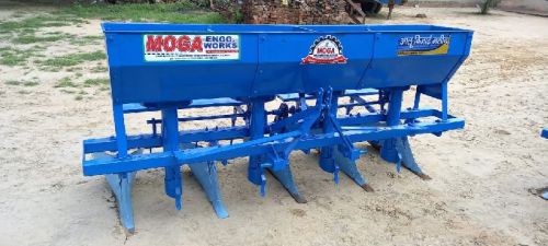 Moga 4 Row Potato Planter (Chakri Model)