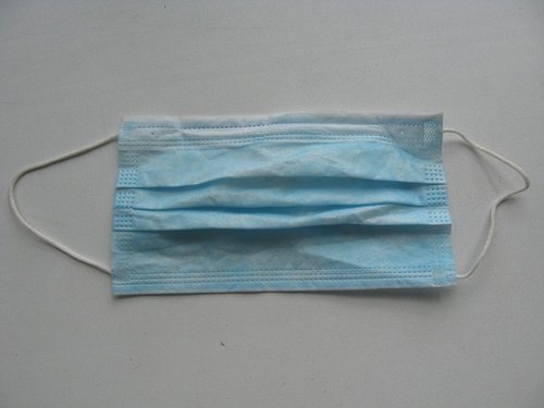 Surgical Face Mask, For Clinical, Hospital, Laboratory, Feature : Disposable, Eco Friendly, Foldable