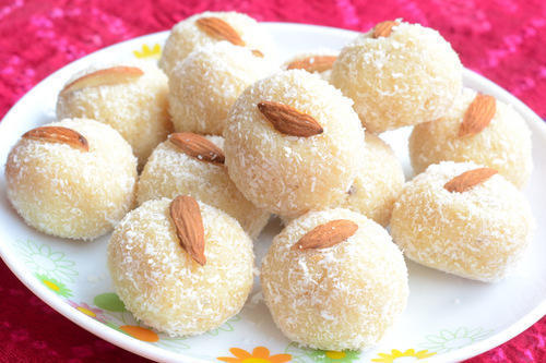 Nariyal Laddu, Packaging Type : Box