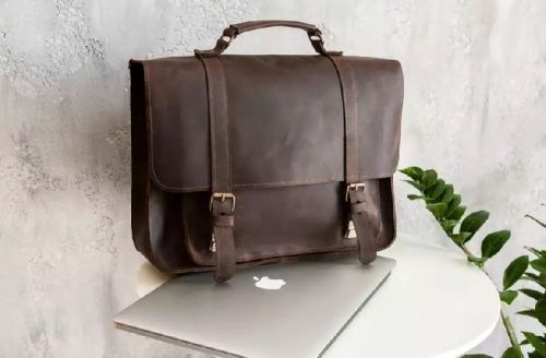 Plain Mens Leather Messenger Bag, For Daily Use, Feature : Attractive Designs, Fine Quality, Durable