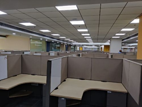 Polished Wood Used Office Workstation, Feature : Attractive Designs, Corrosion Proof