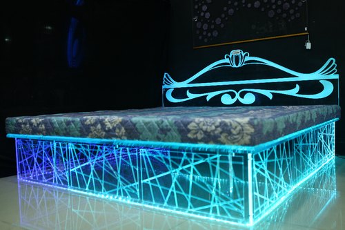 Acrylic Double Bed, Size : 6'x7'