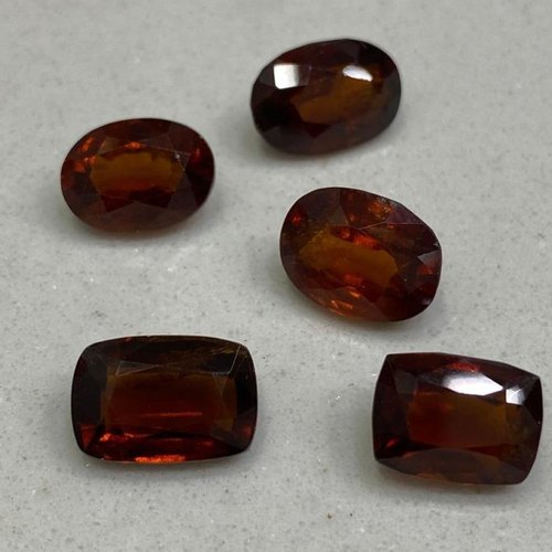 Natural Gomed Gemstone, Color : Red