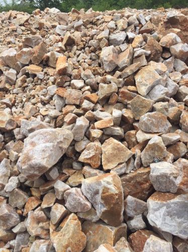 Quartz B- Grade Lumps 10,000 Mt, Size : Below 300 Mm