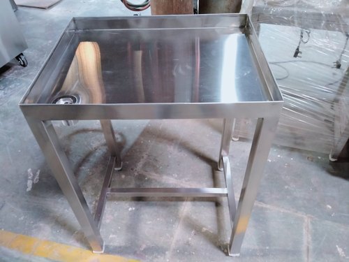 Stainless Steel Kitchen Table, For Restaurant, Shape : Rectangular