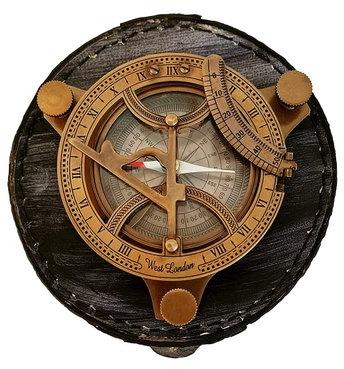 Brass Antique Compass, Packaging Type : Box