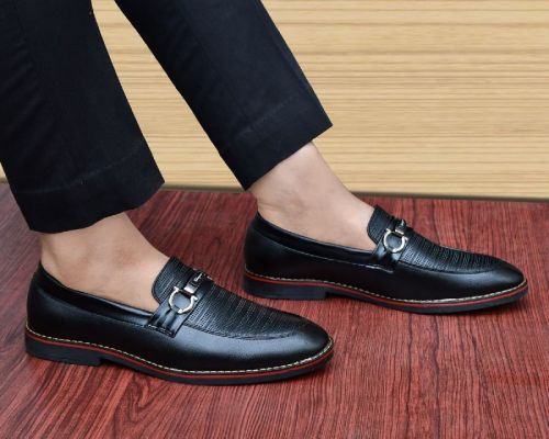 Men Loafer Shoes Laser Cut, Color : Black