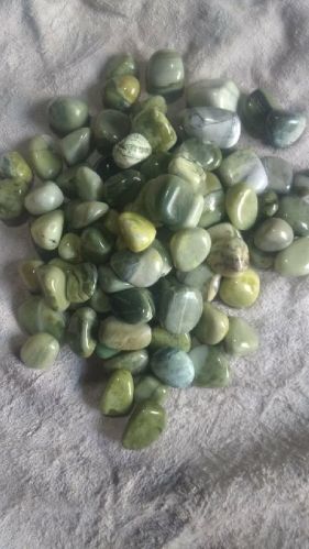 Random Gemstone Serpentine Tumbled Stones, For Healing, Packaging Type : Carton