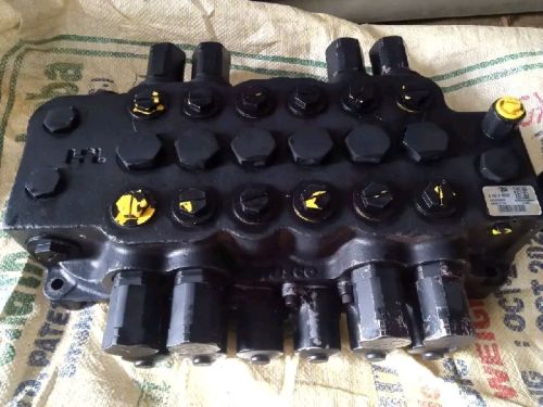 HUSCO Cast Iron JCB 3DX CONTROL VALVE, Automatic Grade : Manual