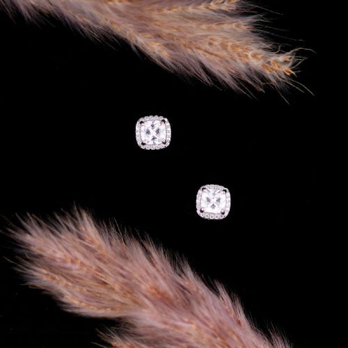 Square Halo Round Solitaire Diamond Earring, Packaging Type : Plastic Packet, Paper Box
