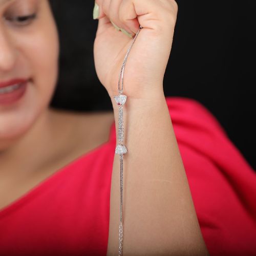 KILORY Polished Silver Unique Chain Diamond Bracelet, Gender : Female