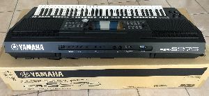Yamaha PSR S975 61 Keys Arranger Workstation Keyboard