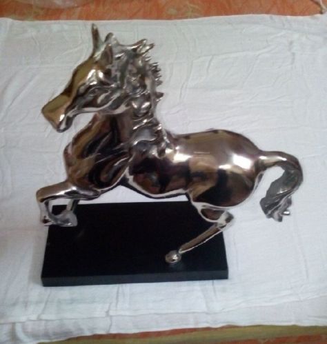 Polished Plain Aluminum Horse Statue, Style : Antique