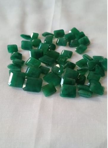 LNG Brazilian Emerald Gemstone, For Jewellery, Gemstone Size : Free Size