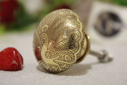 Round Peacock Pattern Brass Cabinet Knob, For Furniture's Part, Length : 55x40cm, Custom