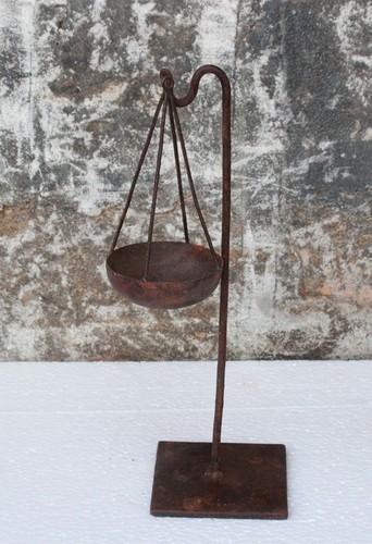 Antique Small Scale, For Measuring Crane Weight, Feature : Durable, High Accuracy, Simple Construction