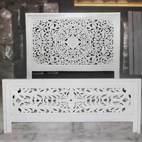 Rectangular Wood Carved Bed, For Home, Hotel, Style : Antique