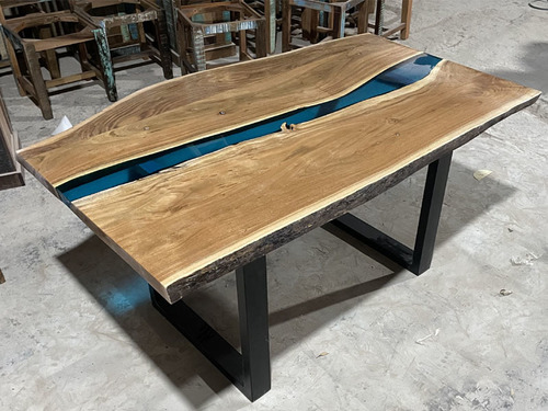 Polished Wood Live Edge Epoxy Tables, For Garden, Home, Hotel, Restaurant, Style : Modern