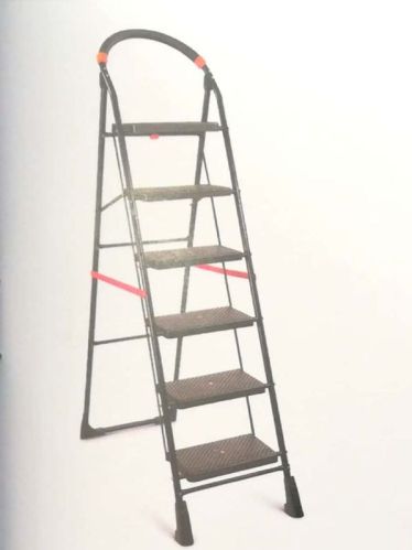 Metal Ladder, For Construction, Home, Industrial, Feature : Fine Finishing, Foldable, Light Weight