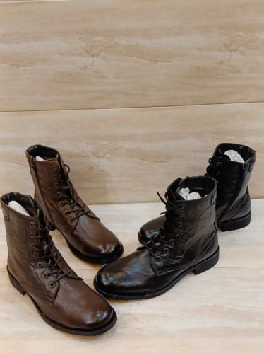 Plain Leather Boots, Occasion : Mountain Wear