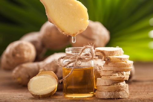 Js Aroma Ginger Oil, Color : Yellow For Medicine Use