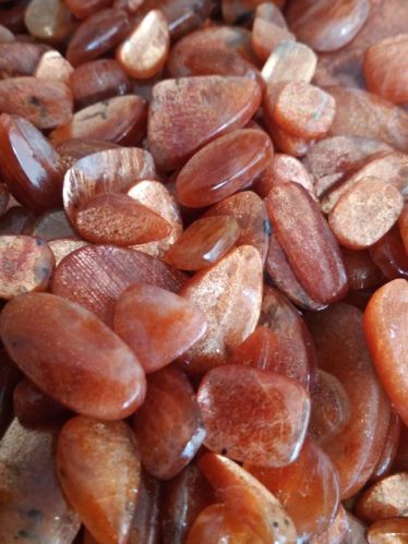 Polished Sunstone Netural African Gemstone, For Jewellery, Feature : Anti Corrosive, Colorful Pattern