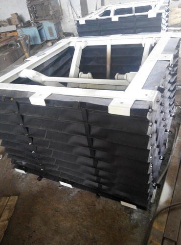 Essem Bellow Scissor Lift, For Industrial Use, Capacity : 1-2 Ton