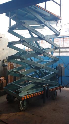 ESSEM Mild Steel Mobile Scissor Lift, For Industrial, Capacity : 0.3-0.5 Ton