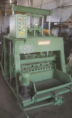 Double Vibrator Concrete Block Making Machine, Capacity : 50~60 Strokes/hour