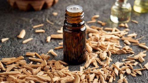 Cedarwood Crude Essential Oil For Perfumes, Fine Fragrance, Soaps, Ayurvedic Formulations, Etc.